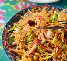 Stir-Fried Bean Sprouts with Three Threads