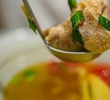 Dai-Flavored Sour Wood Apple Chicken Stew