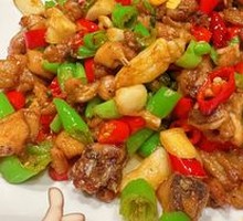 Green Pepper Stir-fried Chicken