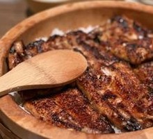 Wood Bucket Eel Rice