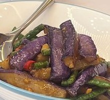 Stir-fried long beans with eggplant