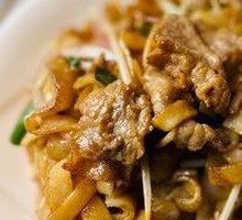 Dry-Fried Beef Rice Noodles