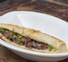 Pork head meat with flatbread