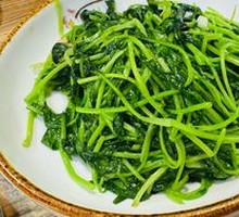 Fried Pork Crumbs with Mustard Greens