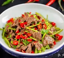 Stir-Fried Beef with Yellow Onion