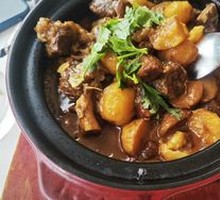 Braised Beef Brisket with Small Potatoes
