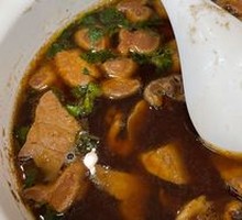 Braised Pork Intestines in Clay Pot