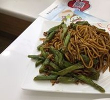 Beijing-style Braised Noodles with Green Beans