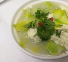 Baby bok choy tofu vermicelli soup