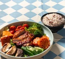 Magnetic Core Slow-Roasted Chicken Cutlet Light Meal