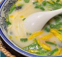 Mengju Guoqiao Rice Noodles