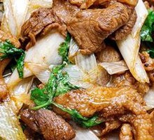 Beijing-style Grilled Meat on Iron Skillet