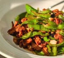Stir-fried Pork with Green Chili