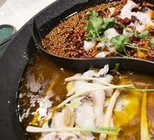 Sour Cabbage Black Fish Slice Hot Pot