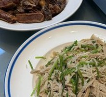 Stir-fried Scallion with Fish Balls