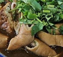 Braised Pork and Steamed Bun