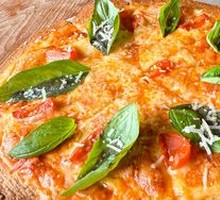 Garden Deluxe Cheese Pizza