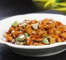 Braised Pork Intestines with Garlic