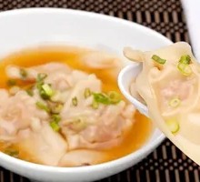 Fresh Pork Dumplings with Green Onion