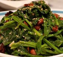 Peanut and Spinach Salad