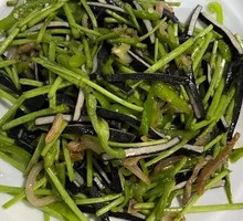 Stir-fried water celery with fermented tofu