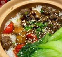 Black Pepper Beef Claypot Rice