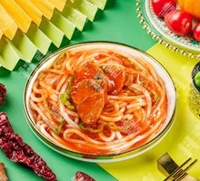 Juicy Tomato Beef Fried Rice Noodles