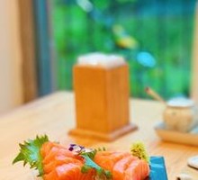 Salmon Sashimi (7 pieces)