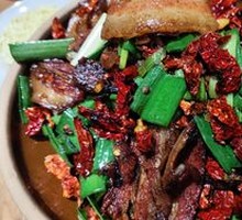 Green Garlic with Anhua Cured Pork