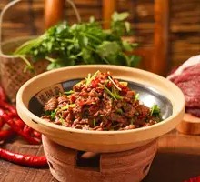 Stir-Fried Beef with Yellow Onion