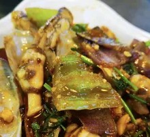 Spicy Stir-Fried Clams