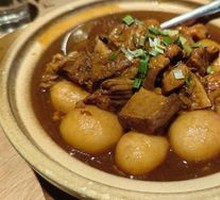 Braised Beef Brisket with Small Potatoes