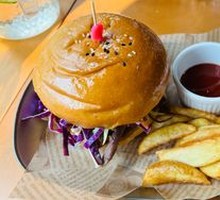 Shousi Smoked Beef Burger