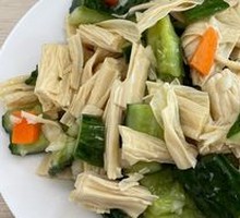 Cucumber with Tofu Skin