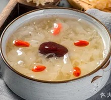 Braised Red Date and Silver Ear Soup