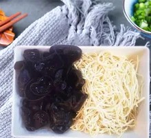 Wood Ear Mushroom and Tofu Noodles Mix