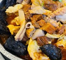 Sour Tofu and Offal Hot Pot with Rice Noodles