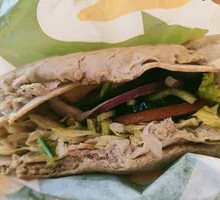 Aromatic Tuna Deluxe Sandwich