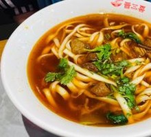 Sauce-Flavored Beef Noodles