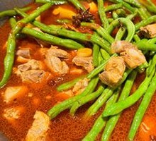 Stewed Pork Ribs in Iron Pot