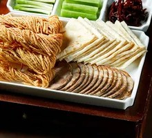Fried Dough Rolls with Pig's Trotter
