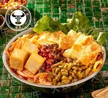 Fish tofu snail rice noodles