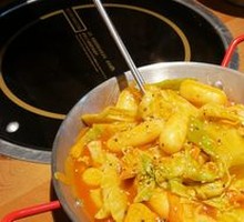 Spicy Stir-Fried Cheese-filled Rice Cake