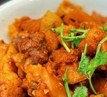 Pressure-cooked pork ribs with potatoes