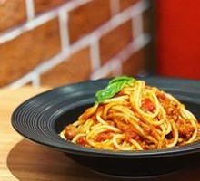 Traditional Italian Meat Sauce Pasta