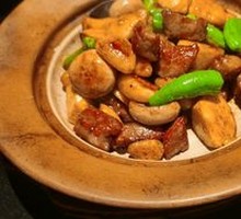 Hong Kong-style Peppered Button Mushroom Baked Wagyu Beef