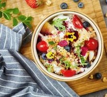 Quinoa Yogurt Blueberry Salad