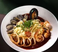 Mediterranean Seafood Pasta Bake