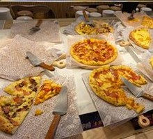Salted Egg Yolk Pizza