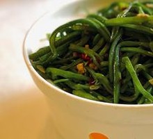 Braised宽扁豆丝 in Clay Pot